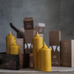 ovo things dicke stumpenkerze bienenwachskerze wunderschoen-gemacht ovo things dicke stumpenkerze bienenwachskerze wunderschoen-gemacht