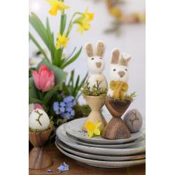 gry sif gefilzter osterhase blueten bestickt wunderschoen-gemacht