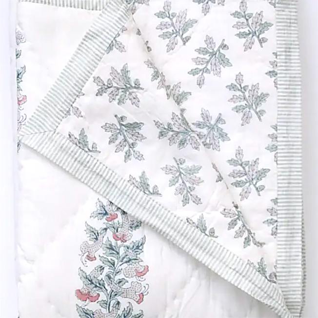 rozablue tagesdecken quilts schneeflocke blumen blau rosa wunderschoen-gemacht