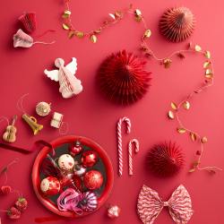 bungalow dk goldene blaetter girlande mit roten beeren golden garland berries wunderschoen-gemacht