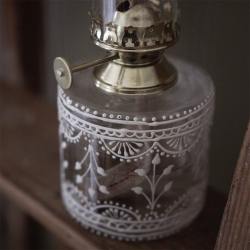 stroemshaga petroleumlampen glas marja brass weisse blueten wunderschoen-gemacht