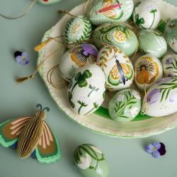 bungalow dk deko ostereier pappmachee egg anila kleeblatt blumenmuster wunderschoen-gemacht